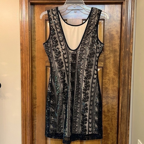 SALE Body Central Bodycon Black‎ Sleeveless Sheer Sequined Lined Dress Sz M EUC - Picture 4 of 14